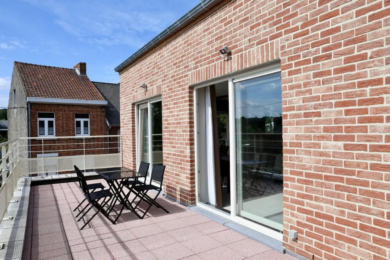 Loft En Duplex Avec Terrasse 3 Chambres Proche Pairi Daiza Mons Dış mekan fotoğraf